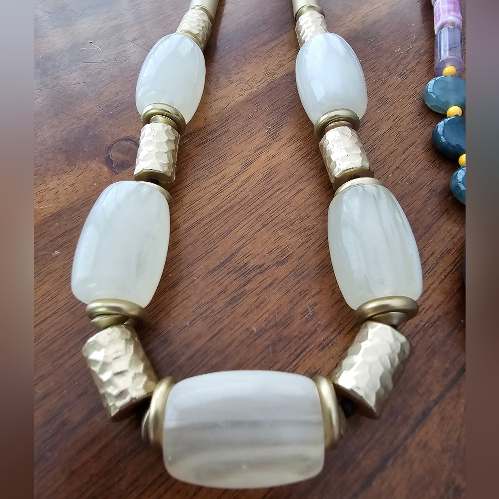 Necklaces - Picture 2 of 7